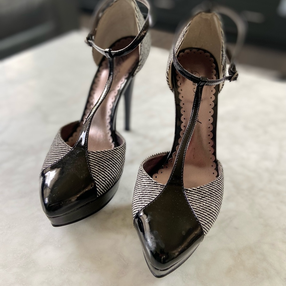 Women’s high heel shoes, 8.5